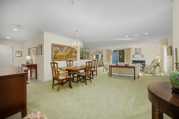 360 Green Bay RD #1D, Winnetka, IL 60093