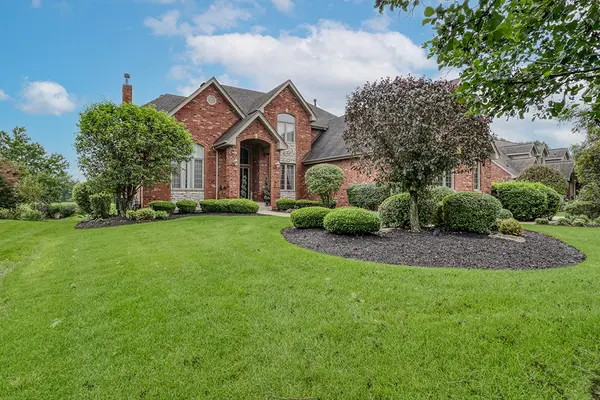 54 Long Cove DR, Lemont, IL 60439