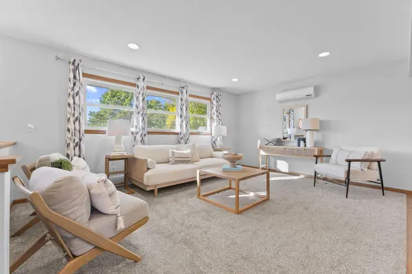 5220 Lowry TER, Golden Valley, MN 55422
