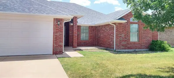 808 Canyon DR, Yukon, OK 73099