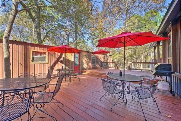 111 Coho RD, Broken Bow, OK 74728