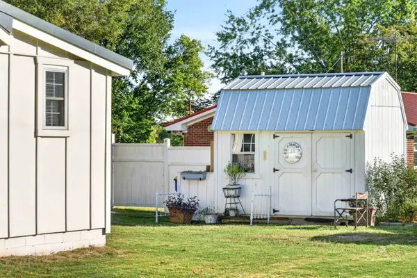531 W Gallatin St, Adairville, KY 42202