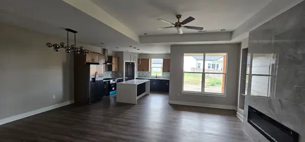 728 N Red Bud Ave., Valley Center, KS 67147