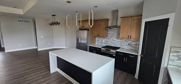 728 N Red Bud Ave., Valley Center, KS 67147