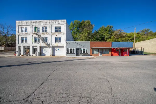 205 Front ST, Thayer, MO 65791