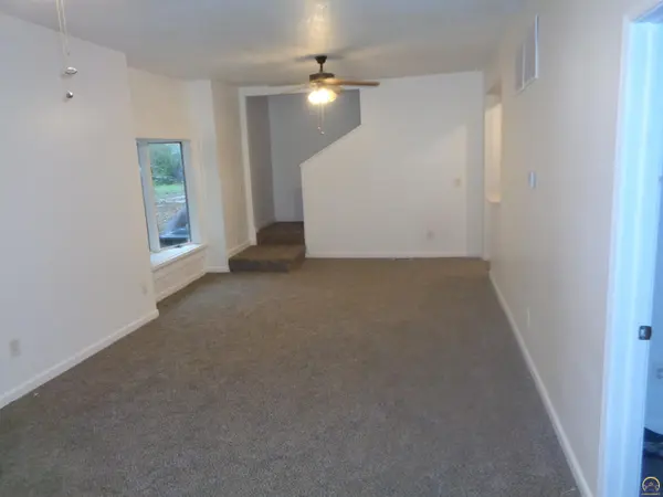 2017 SW Clay ST, Topeka, KS 66604