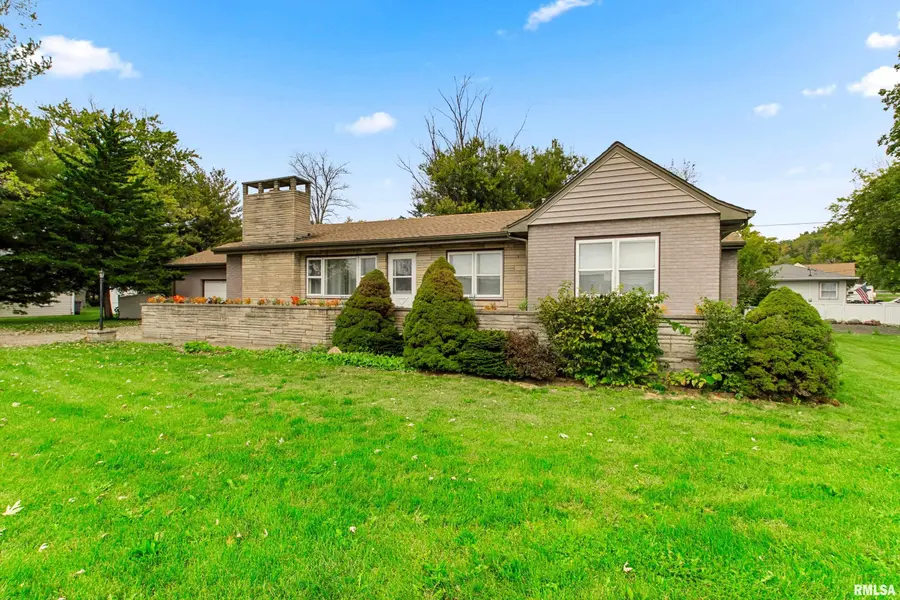 2411 E WASHINGTON ST, East Peoria, IL 61611