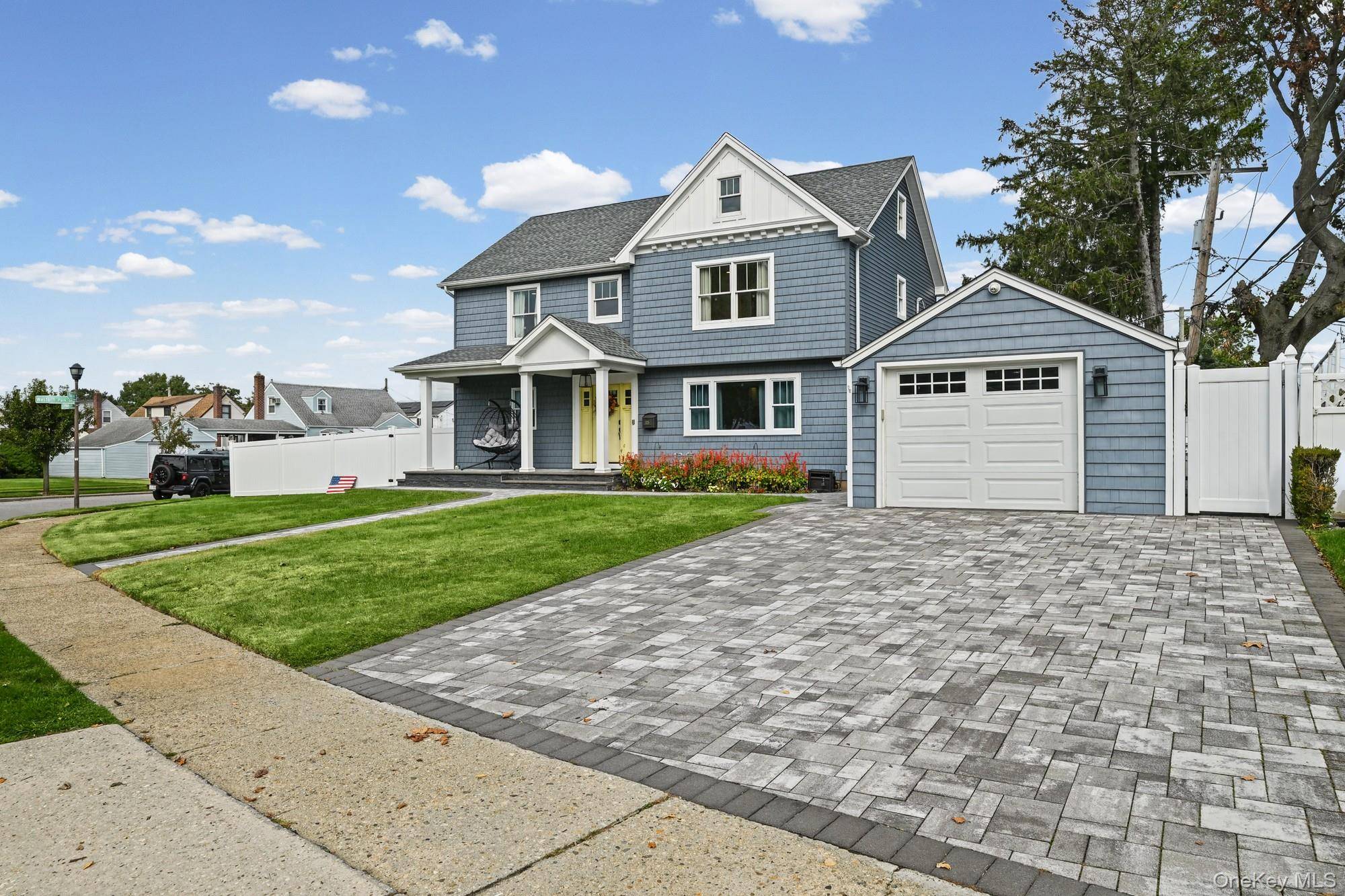 325 Paul PL, West Hempstead, NY 11552