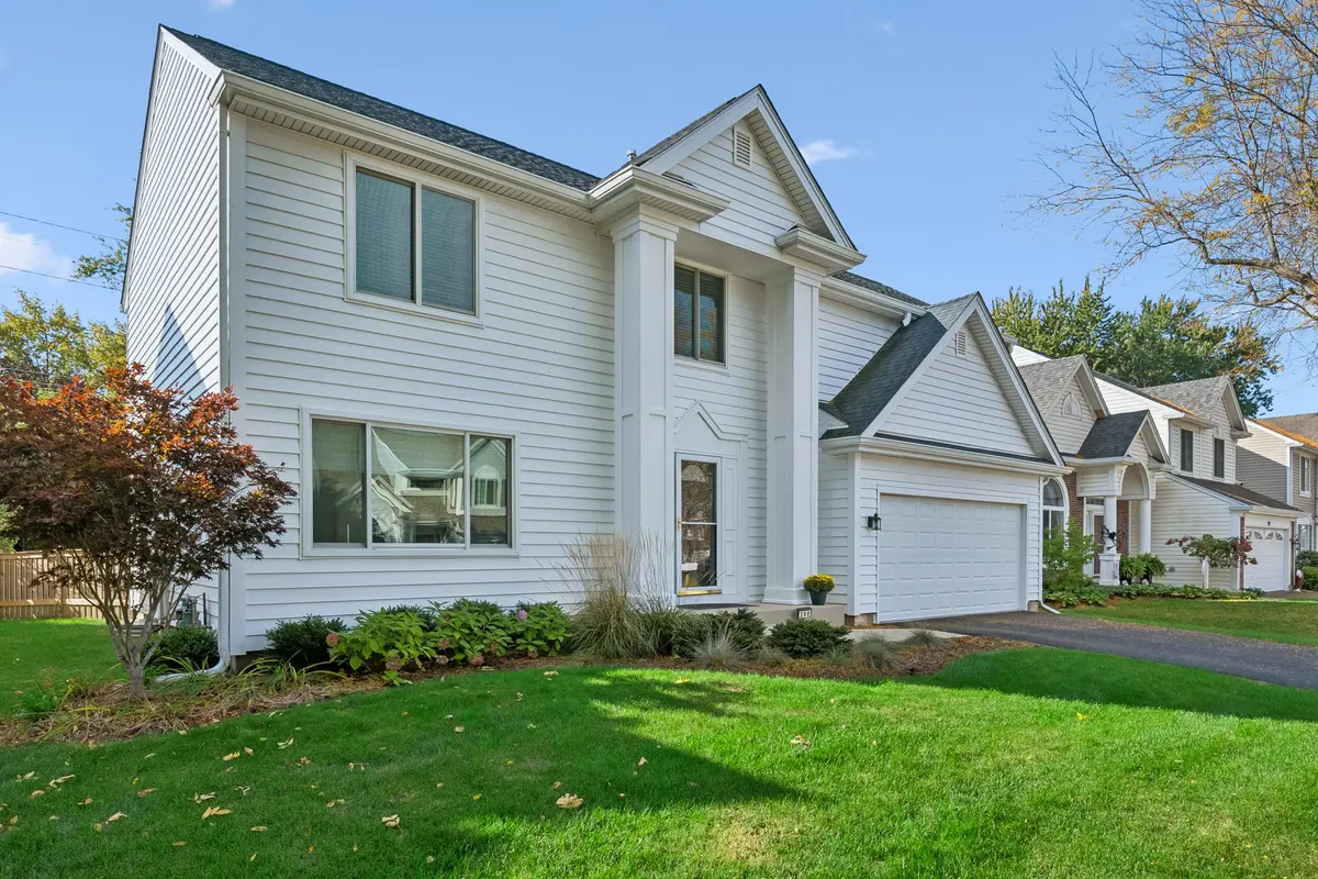 290 Rock Hall CT, Grayslake, IL 60030