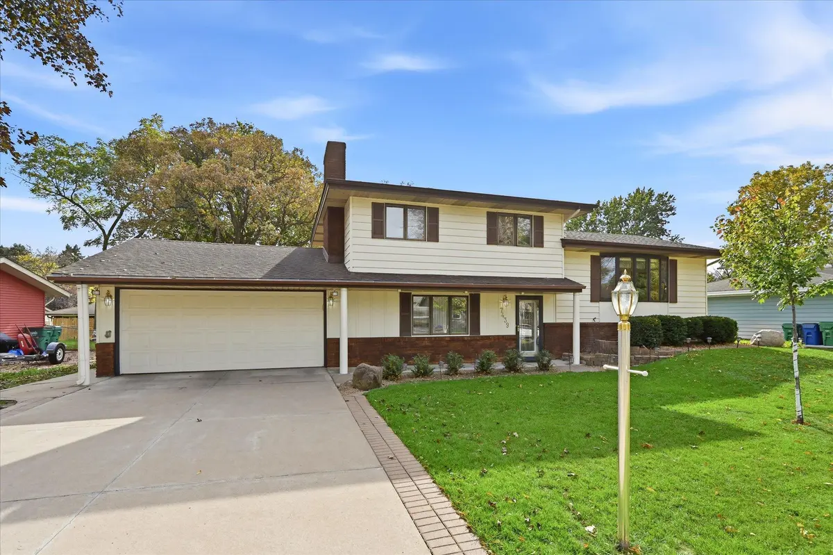 7439 Concerto Curve NE, Fridley, MN 55432