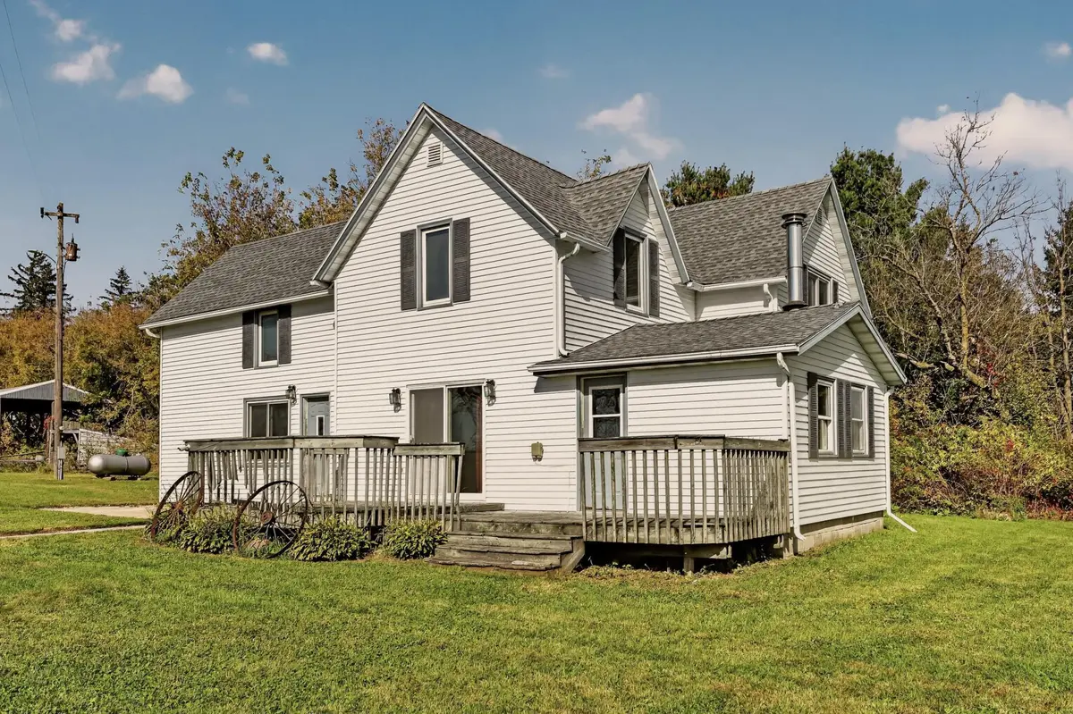10215 50th AVE SW, Stewartville, MN 55976