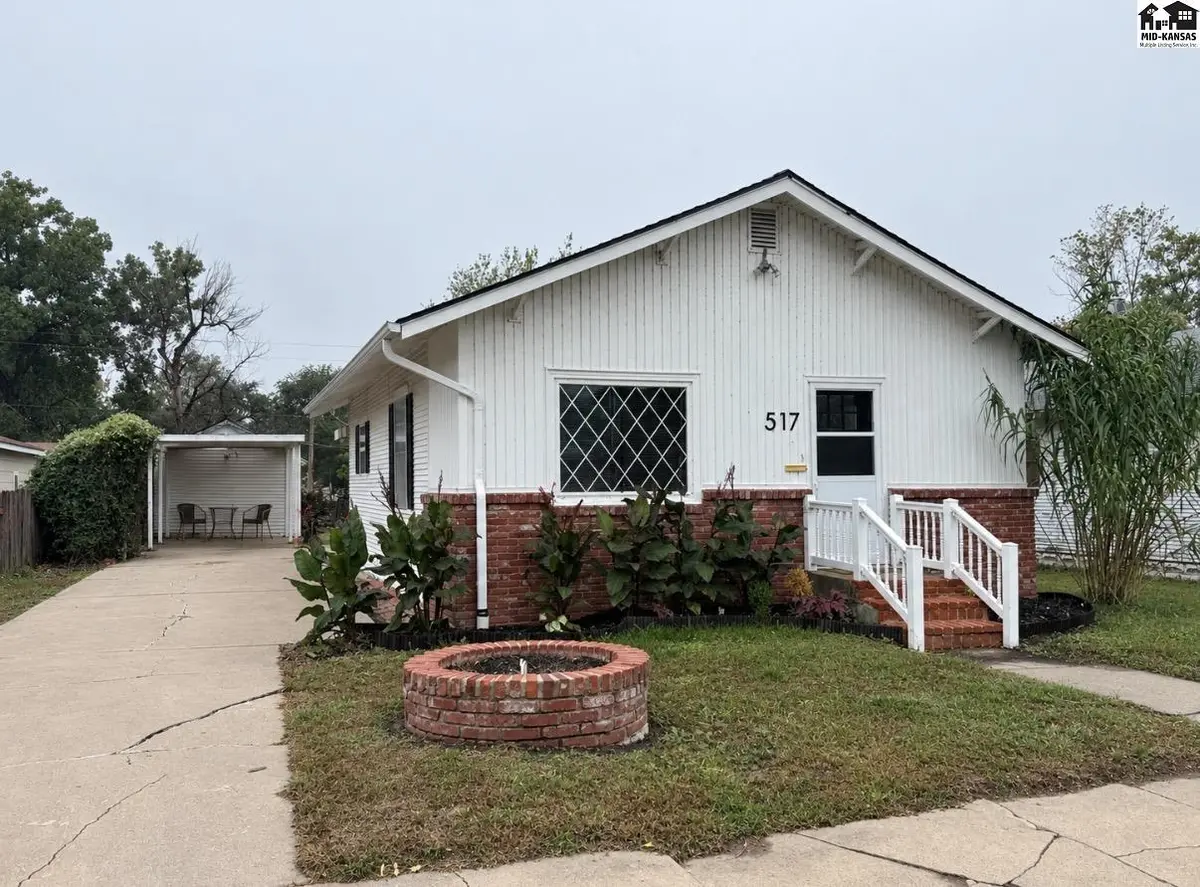 517 W 14th Ave, Hutchinson, KS 67501