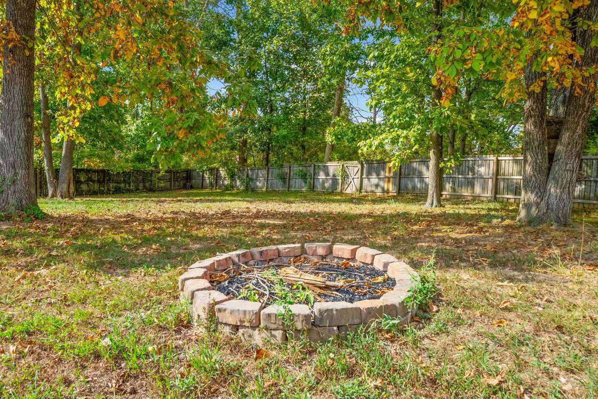 382 Andrew Dr, Clarksville, TN 37042
