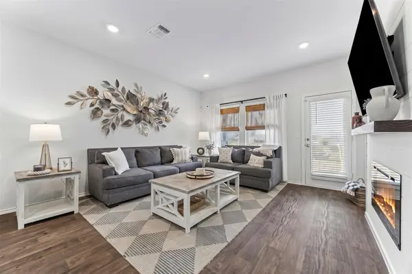 19300 Bear Grass DR, Elgin, TX 78621