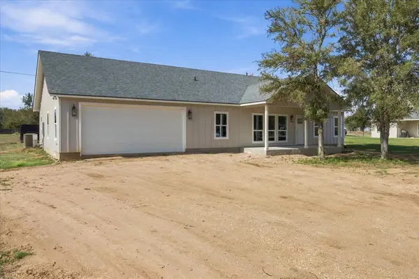 209 Highline DR, Bastrop, TX 78602