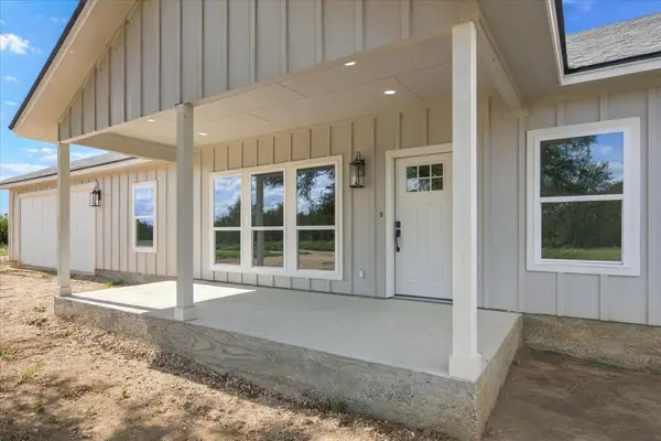 209 Highline DR, Bastrop, TX 78602