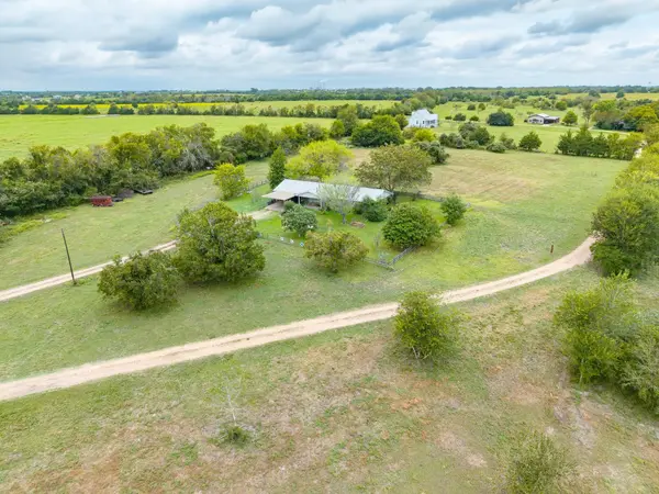 1727 FM 2503, Fayetteville, TX 78940