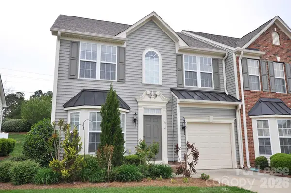 614 Bayou CIR, Lake Wylie, SC 29710