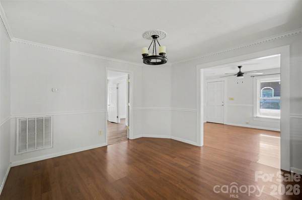 60 Winecoff AVE NW, Concord, NC 28025