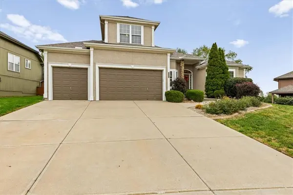23716 W 52nd TER, Shawnee, KS 66226