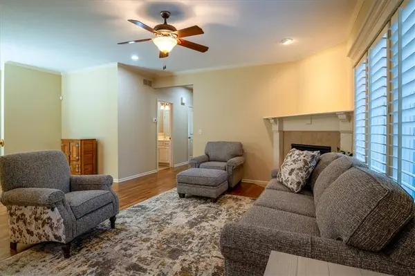 7880 W 157th TER, Overland Park, KS 66223