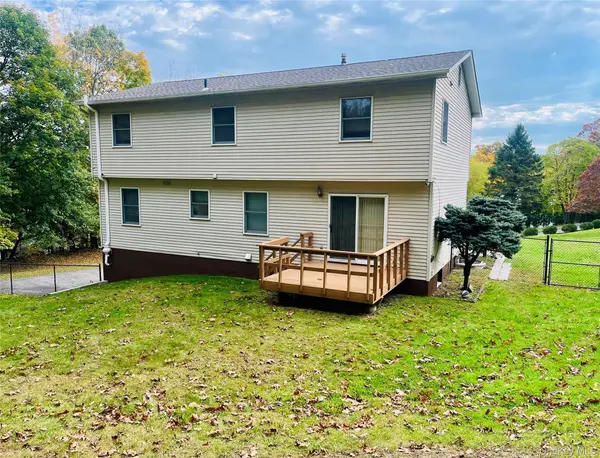 8 Fawn Ridge CT, Harriman, NY 10926