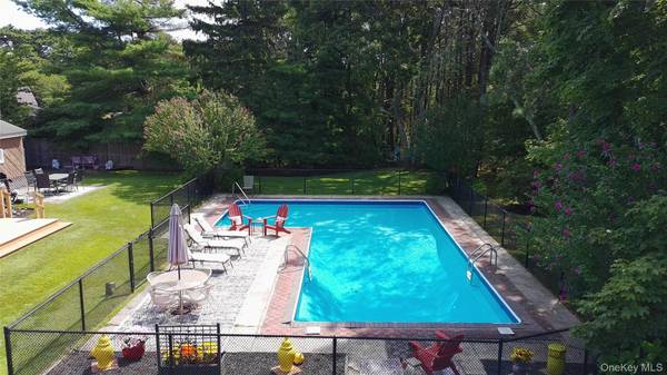 752 McCord ST #B, Westhampton Beach, NY 11978