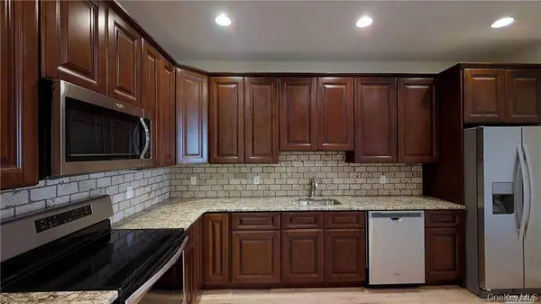 417 New York AVE #2A, Huntington, NY 11743