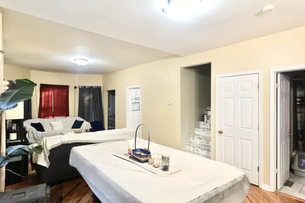 5830 W Rice ST, Chicago, IL 60651