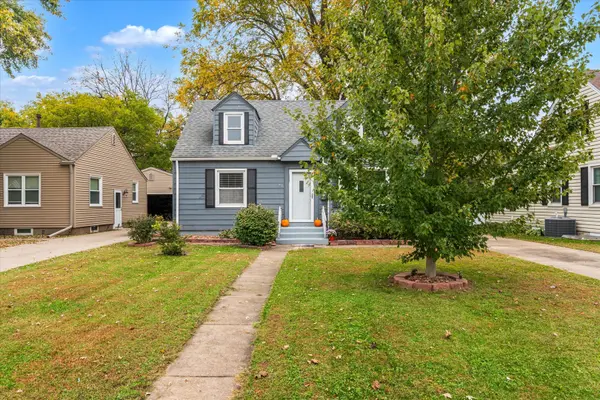 41 Blackhawk Hills DR, Rock Island, IL 61201