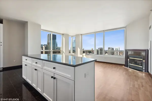 33 W Ontario ST #41ES, Chicago, IL 60654