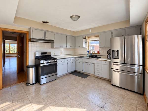 8716 N Elmore ST, Niles, IL 60714