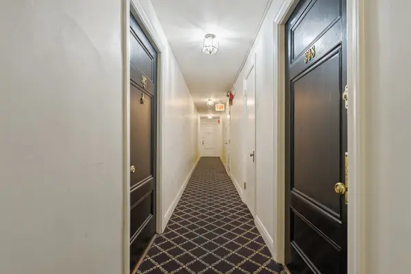 70 E Scott ST #308, Chicago, IL 60610