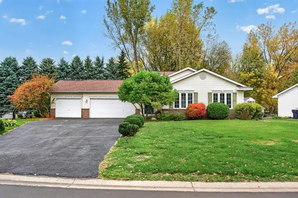 6195 River Mill DR, Monticello, MN 55362