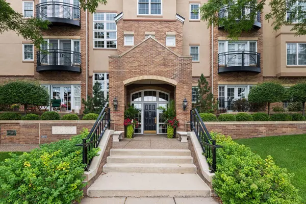 5000 Halifax AVE S #107, Edina, MN 55424