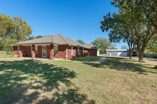 11 Cardinal LN, Shawnee, OK 74804