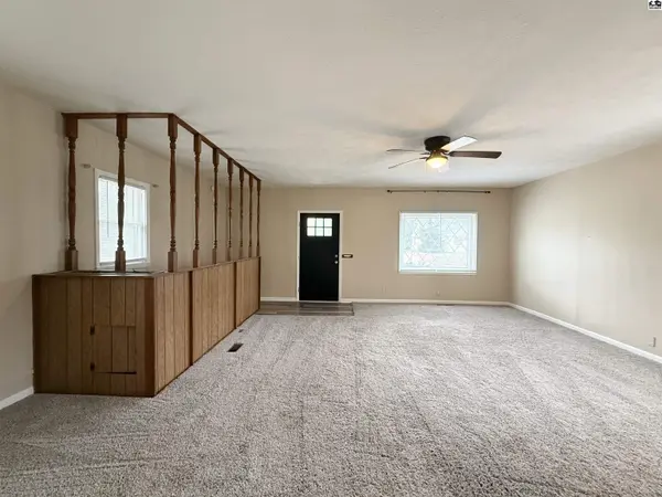 517 W 14th Ave, Hutchinson, KS 67501