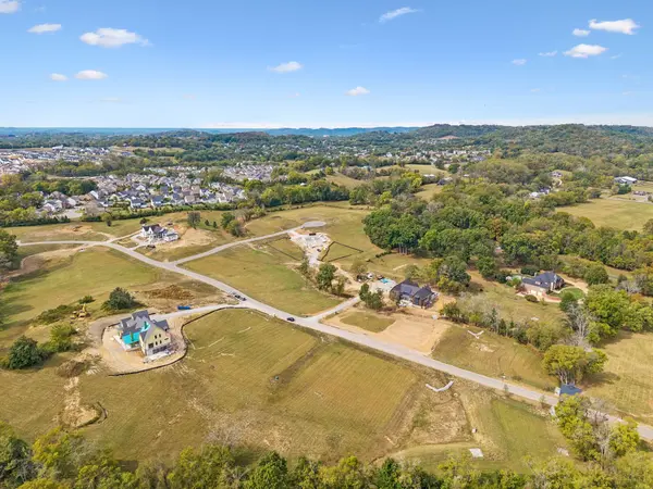 2209 Owl Meadows Ct, Franklin, TN 37067