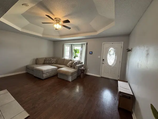 1201 Crystal Dr, Clarksville, TN 37042