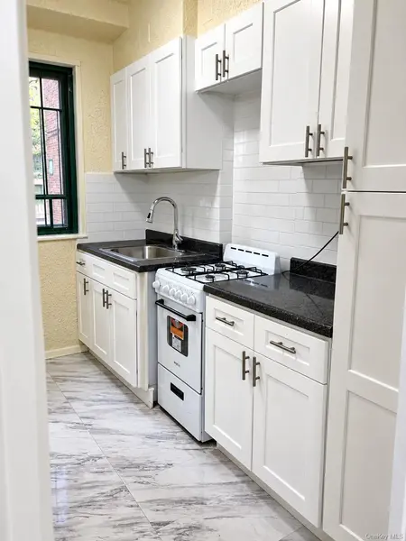1563 Metropolitan AVE #ME, Bronx, NY 10462