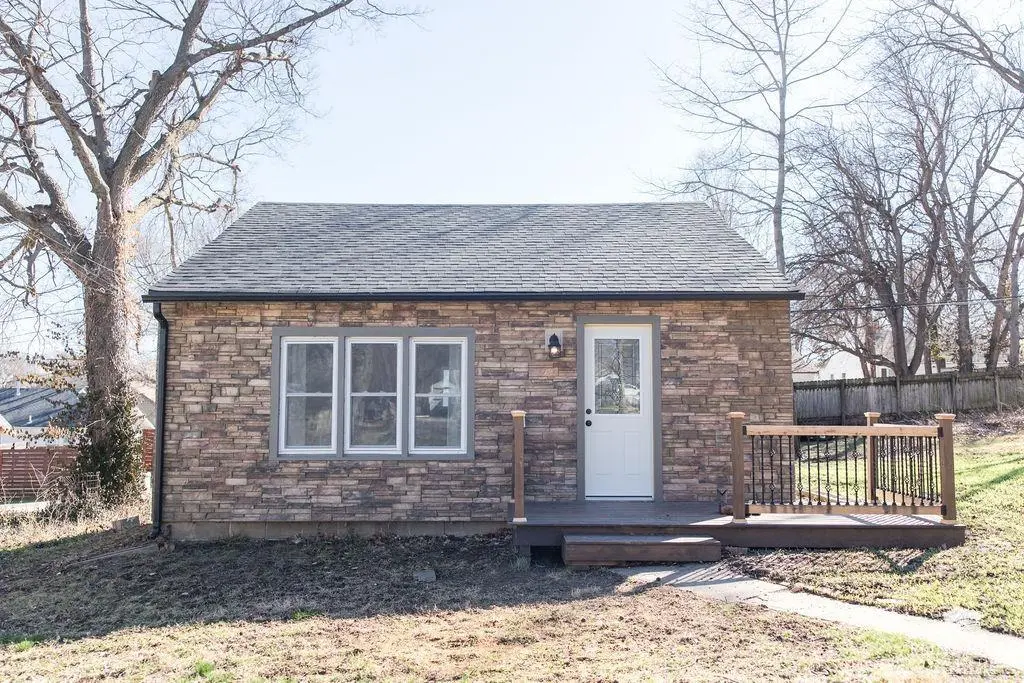 1713 Pierre ST, Manhattan, KS 66502