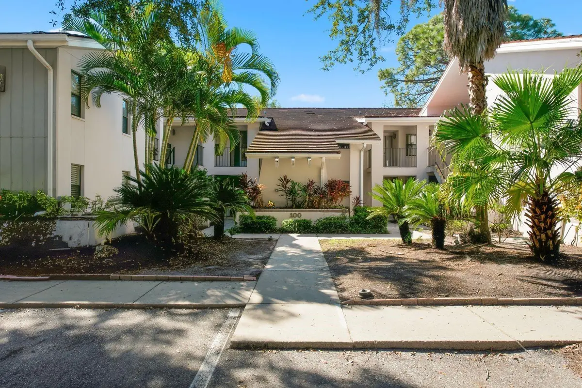300 S FLORIDA AVE #100L, Tarpon Springs, FL 34689