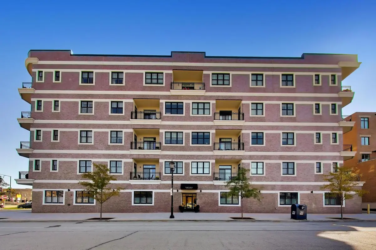 105 S Cottage Hill AVE #405, Elmhurst, IL 60126