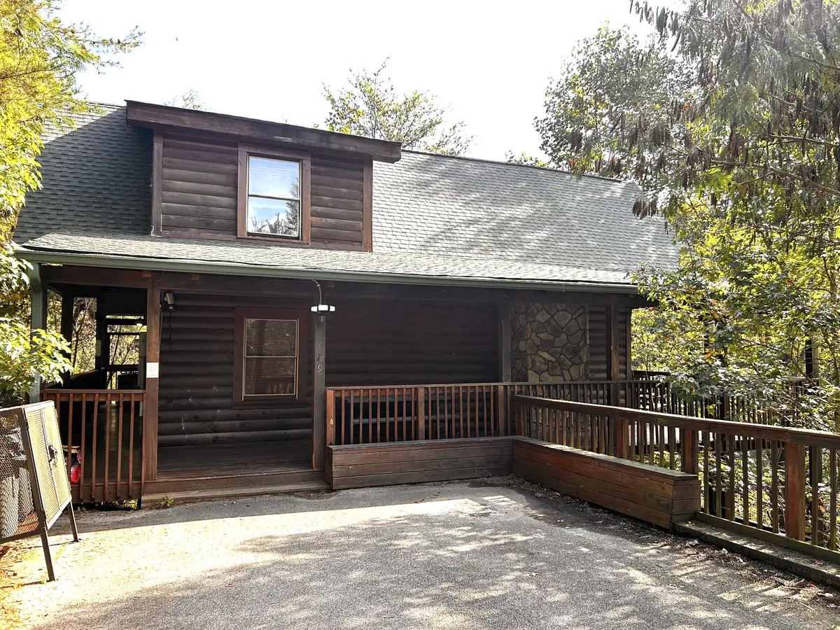 1979 E Mountain View Way, Sevierville, TN 37862