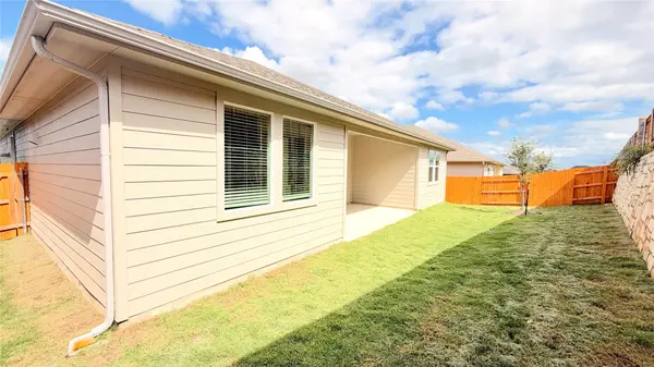 212 Divisadero DR, Hutto, TX 78634