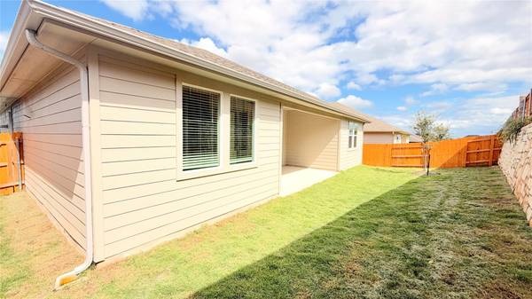 212 Divisadero DR, Hutto, TX 78634