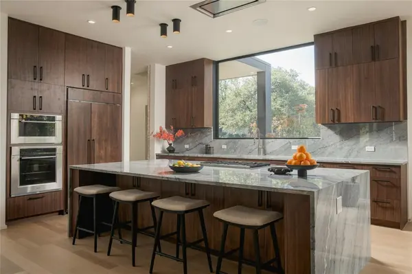 2404 Arpdale ST, Austin, TX 78704