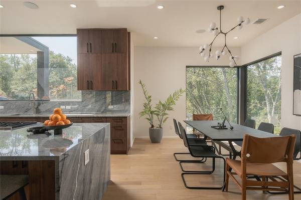 2404 Arpdale ST, Austin, TX 78704
