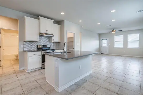 125 Boxwood DR, Buda, TX 78610