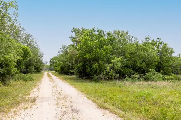 000 San Marcus Hwy, Luling, TX 78648